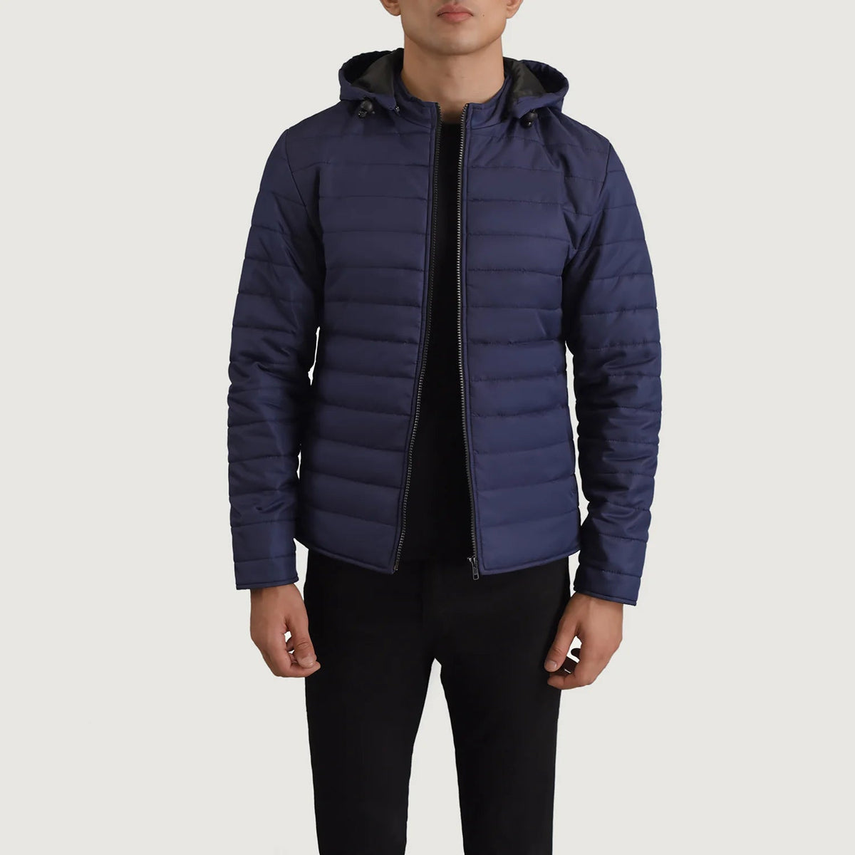 
Tyler Синий Hooded Puffer Кожаная куртка для Мужчин in Blue Full-Grain Leather - Вид спереди и приталенный силуэт | Купить в официальном онлайн-магазине