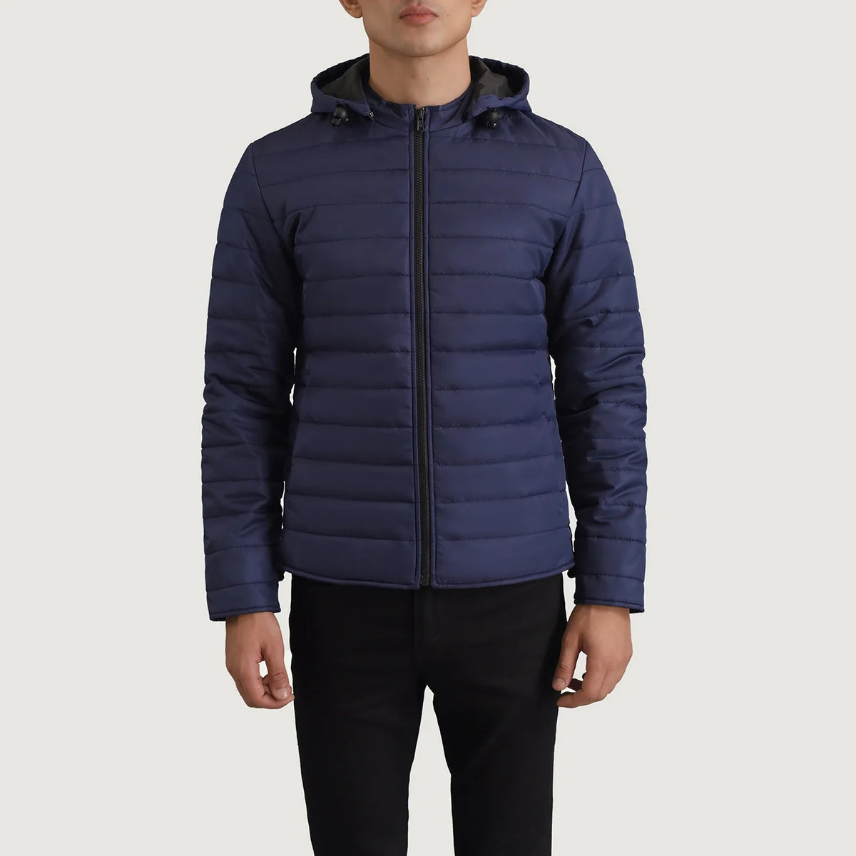
Крупный план деталей of Classic Collar & Zipper Hardware on Tyler Синий Hooded Puffer Кожаная куртка для Мужчин
