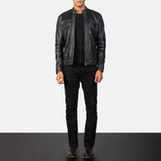 
Youngster Distressed Black Leather Jacket - Вид сбоку, демонстрирующий эргономичный крой рукава